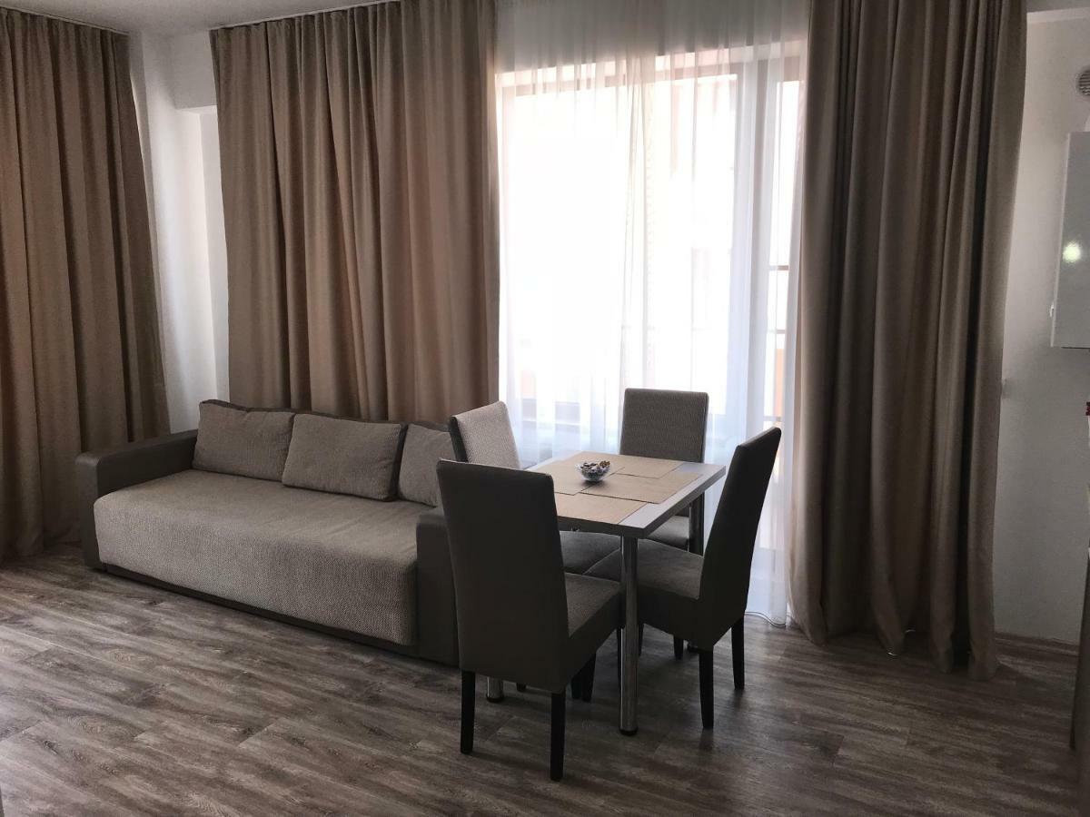 Summerland Apartment