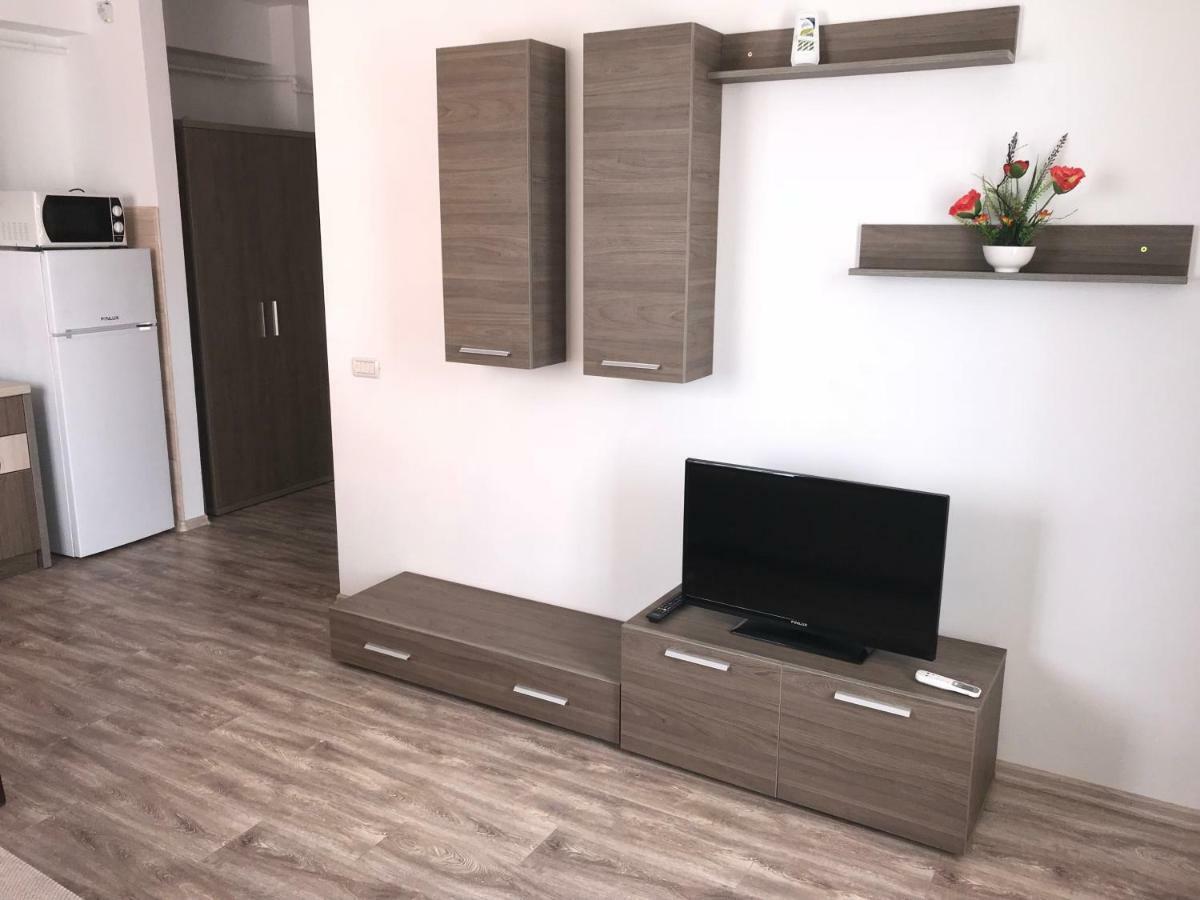 Summerland Apartment